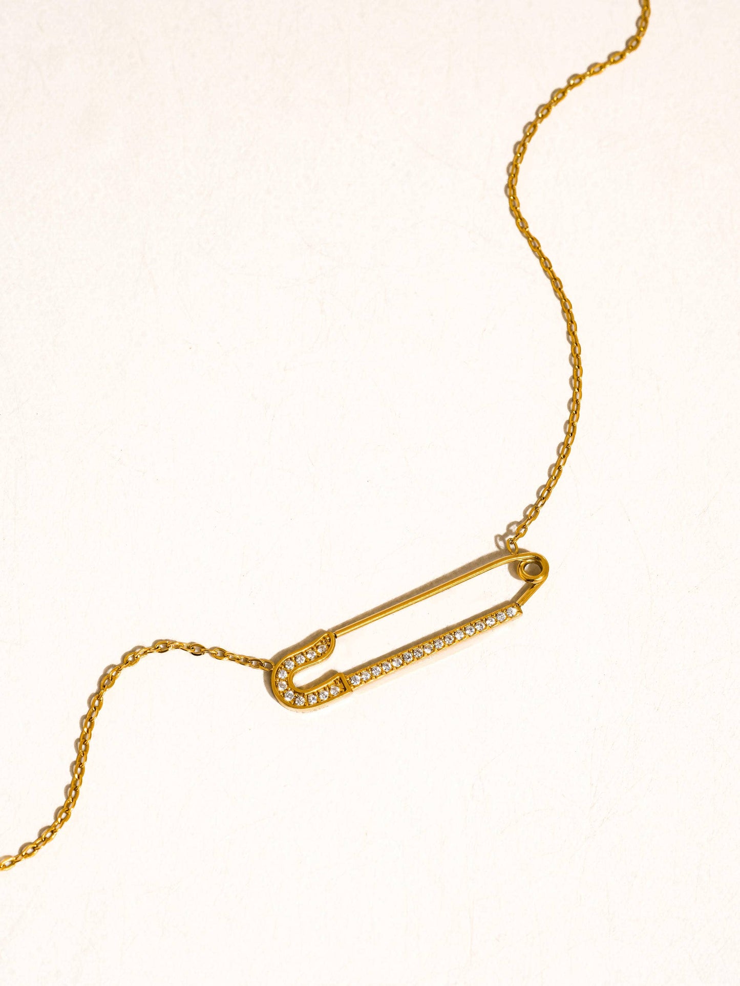 Lyselle 18K Gold Non-Tarnish Dainty Bar Necklace