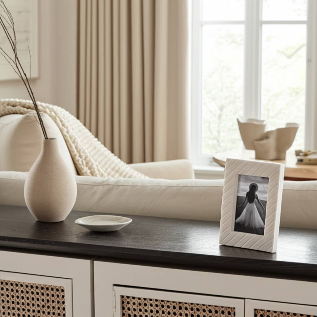 Marble Contemporary Ridged Photo Frame - White, 4x6 in.