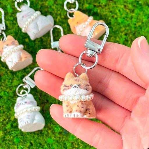 Fluffy Cat DIY Keychain Kit – Surprise Blind Box Charm