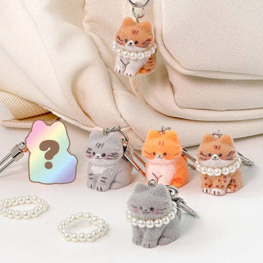 Fluffy Cat DIY Keychain Kit – Surprise Blind Box Charm