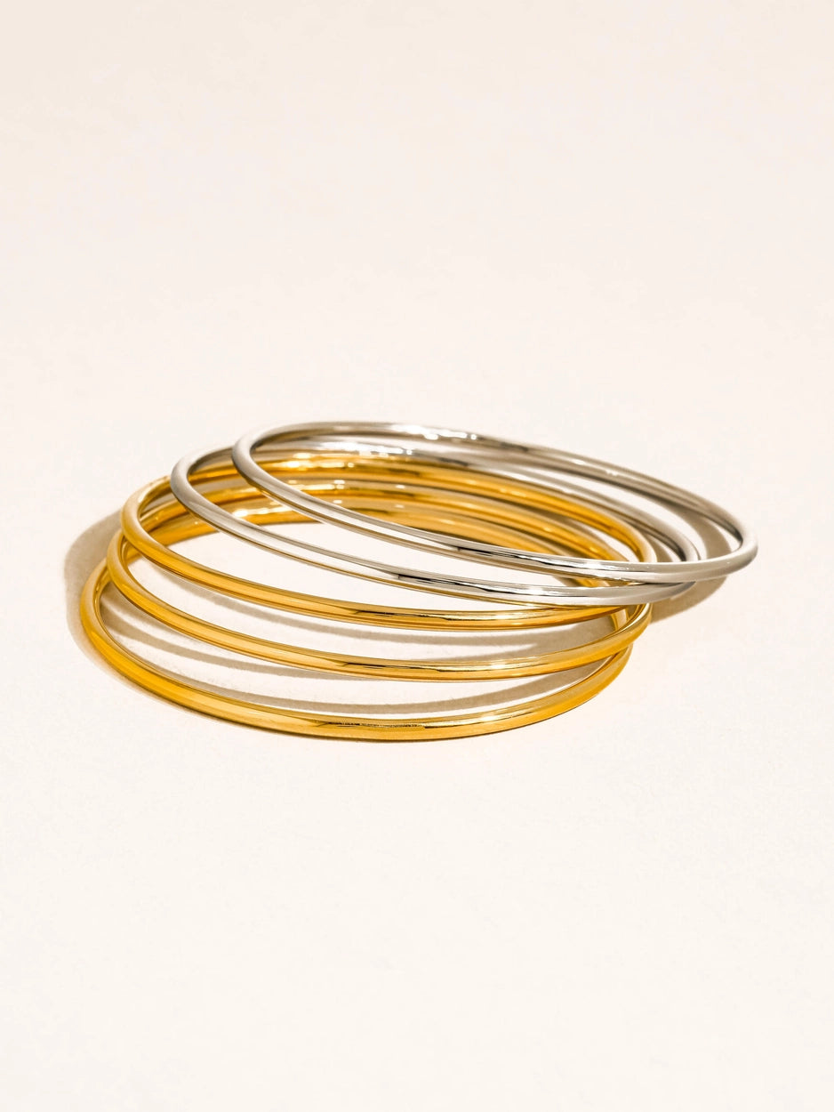 Olyss 18k Gold Thin Bangle Set