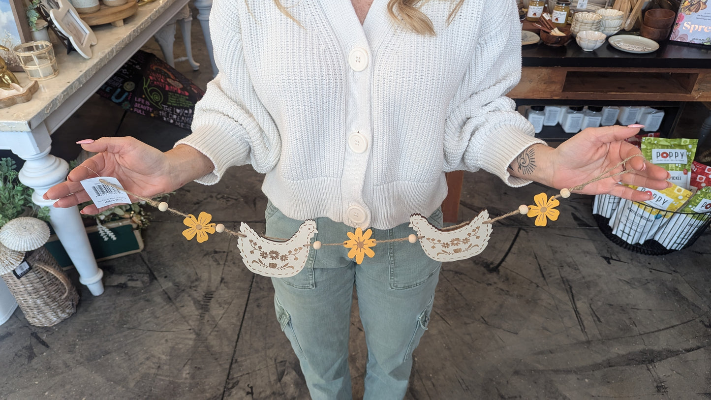 Embossed Flowers and Chickens Garland